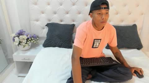 keiner_vasquez online show from September 15, 7:03 pm