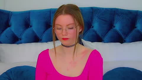 Keira online show from February 28, 6:09 pm