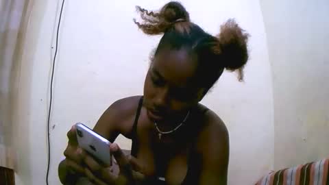 Snapshot of keisha759446 chatting on November 12, 11:21 am keisha759446 online show from November 12, 11:21 am