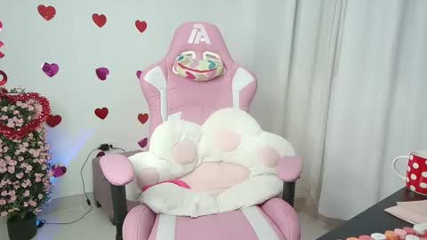   online show from February 12, 11:51 pm