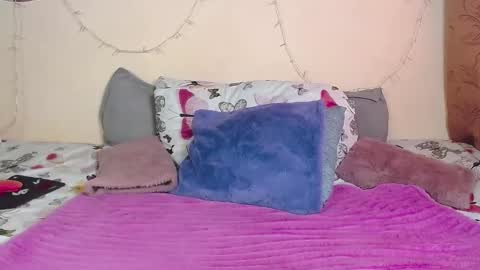 Snapshot of keisy_x chatting on February 12, 6:09 pm karo online show from February 12, 6:09 pm