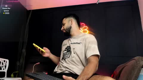 Keith  online show from December 17, 11:49 pm