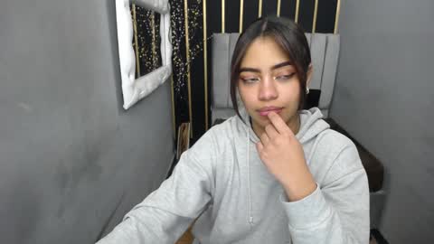  K E I Z Y  online show from December 18, 7:08 pm