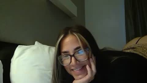 Snapshot of kekes2015 chatting on October 13, 2:11 am kekes2015 online show from October 13, 2:11 am