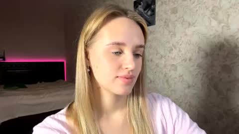 Snapshot of kelisipe chatting on November 17, 8:09 am Sylvia online show from November 17, 8:09 am