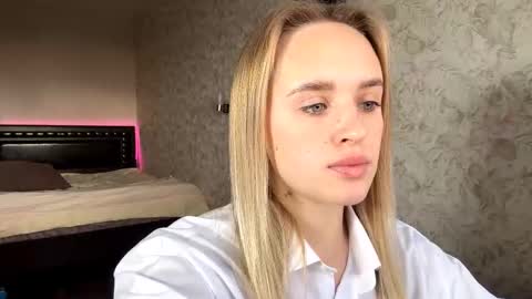 Snapshot of kelisipe chatting on November 19, 8:03 am Sylvia online show from November 19, 8:03 am