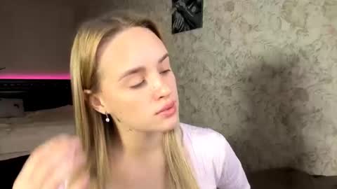 Snapshot of kelisipe chatting on November 24, 8:03 am Sylvia online show from November 24, 8:03 am