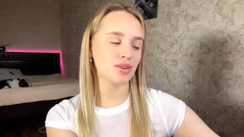 Snapshot of kelisipe chatting on November 26, 8:04 am Sylvia online show from November 26, 8:04 am