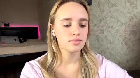 Snapshot of kelisipe chatting on November 29, 8:06 am Sylvia online show from November 29, 8:06 am