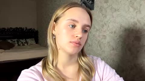 Snapshot of kelisipe chatting on December 3, 8:12 am Sylvia online show from December 3, 8:12 am