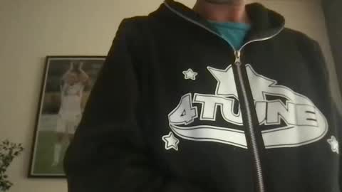 Snapshot of kelkun2828 chatting on September 25, 8:23 pm kelkun2828 online show from September 25, 8:23 pm