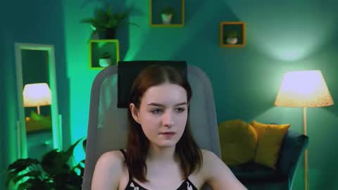 Snapshot of kelliebanshe chatting on March 15, 4:18 am kelliebanshe online show from March 15, 4:18 am