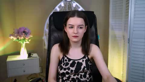 Snapshot of kelliebanshe chatting on March 19, 8:07 am kelliebanshe online show from March 19, 8:07 am