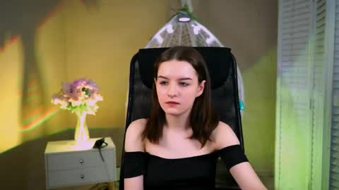 Snapshot of kelliebanshe chatting on March 24, 4:28 am kelliebanshe online show from March 24, 4:28 am