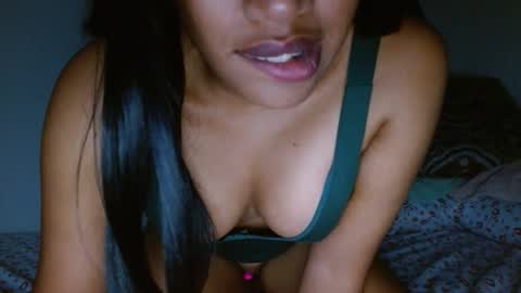 Kellie online show from December 10, 11:30 pm