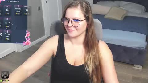 kellielowie online show from December 23, 4:06 pm