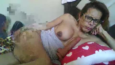 Snapshot of kelly_alisset chatting on December 15, 3:49 pm kelly_alisset online show from December 15, 3:49 pm