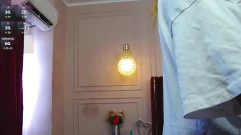 Kelly online show from October 18, 9:32 am