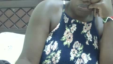 kelly_jones9 online show from June 15, 1:35 pm