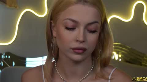 Snapshot of kelly_peachpiee chatting on September 28, 5:24 am Kelly online show from September 28, 5:24 am