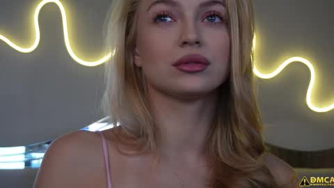 Snapshot of kelly_peachpiee chatting on October 3, 5:26 am Kelly online show from October 3, 5:26 am