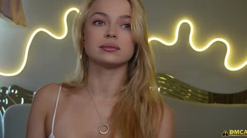 Snapshot of kelly_peachpiee chatting on October 4, 5:16 am Kelly online show from October 4, 5:16 am