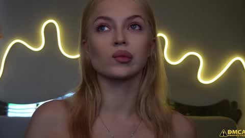 Snapshot of kelly_peachpiee chatting on October 14, 5:41 am Kelly online show from October 14, 5:41 am