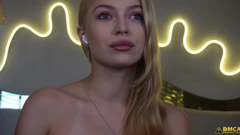 Snapshot of kelly_peachpiee chatting on October 17, 5:32 am Kelly online show from October 17, 5:32 am