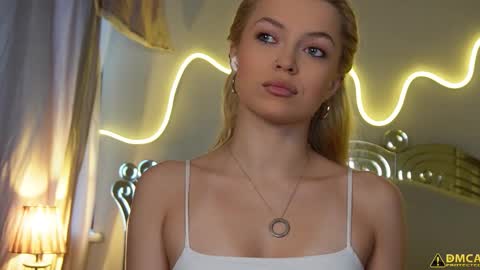 Snapshot of kelly_peachpiee chatting on November 19, 5:40 am Kelly online show from November 19, 5:40 am