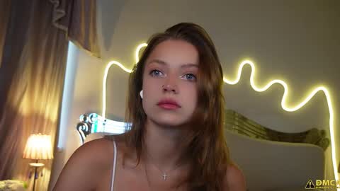 Snapshot of kelly_peachpiee chatting on March 2, 5:19 am Kelly online show from March 2, 5:19 am