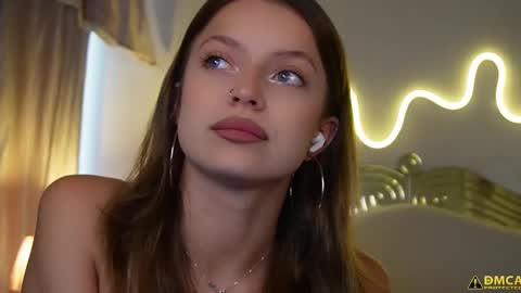 Snapshot of kelly_peachpiee chatting on March 6, 5:37 am Kelly online show from March 6, 5:37 am