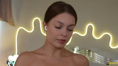 Snapshot of kelly_peachpiee chatting on March 23, 5:22 am Kelly online show from March 23, 5:22 am