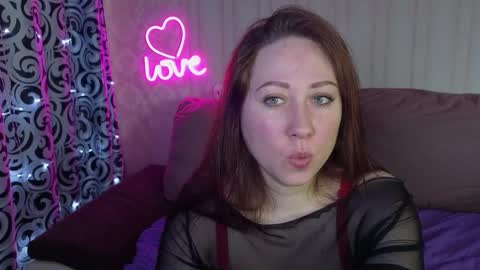 kellycrystall online show from March 25, 2:28 am