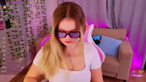 Kelly online show from January 11, 1:49 pm