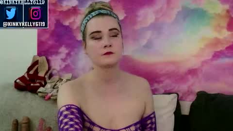 kellylynn76 online show from October 23, 1:05 am