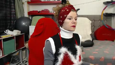 kelly online show from December 25, 3:28 pm