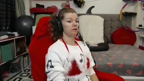 kelly online show from December 26, 4:04 pm