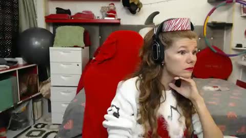 kelly online show from December 26, 10:31 pm