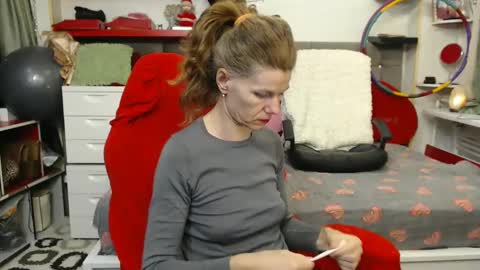 kelly online show from December 27, 6:53 pm