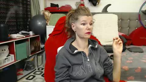 kelly online show from December 27, 10:48 pm