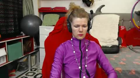 kelly online show from December 30, 1:58 am