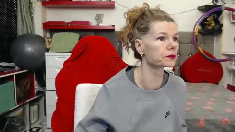 kelly online show from December 31, 11:49 pm