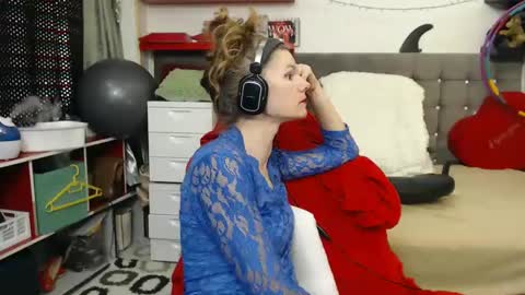 kelly online show from January 11, 6:01 pm