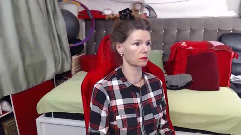 kelly online show from October 15, 8:42 pm