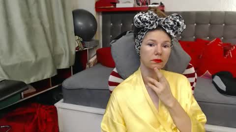 Snapshot of kellynumber chatting on April 2, 1:36 am kelly online show from April 2, 1:36 am