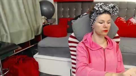Snapshot of kellynumber chatting on April 3, 3:26 am kelly online show from April 3, 3:26 am