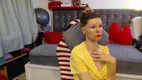 Snapshot of kellynumber chatting on April 6, 5:52 am kelly online show from April 6, 5:52 am