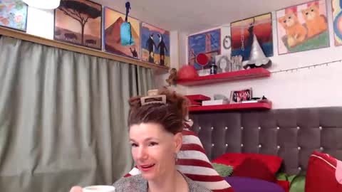 Snapshot of kellynumber chatting on April 23, 2:35 am kelly online show from April 23, 2:35 am