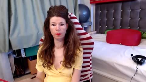Snapshot of kellynumber chatting on April 27, 6:44 am kelly online show from April 27, 6:44 am