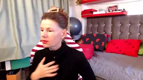 Snapshot of kellynumber chatting on May 3, 1:39 pm kelly online show from May 3, 1:39 pm